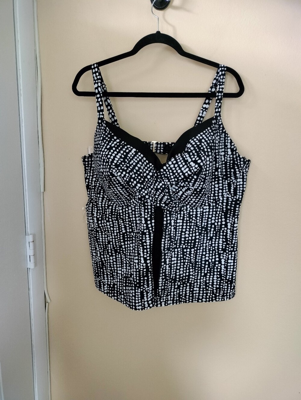 Swimsuits For All Black White Dot Tankini Top 26 Beach Vacation Pool Lake Swim